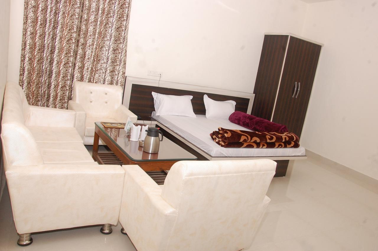 Hotel Prem Bandhan Hisār Zewnętrze zdjęcie